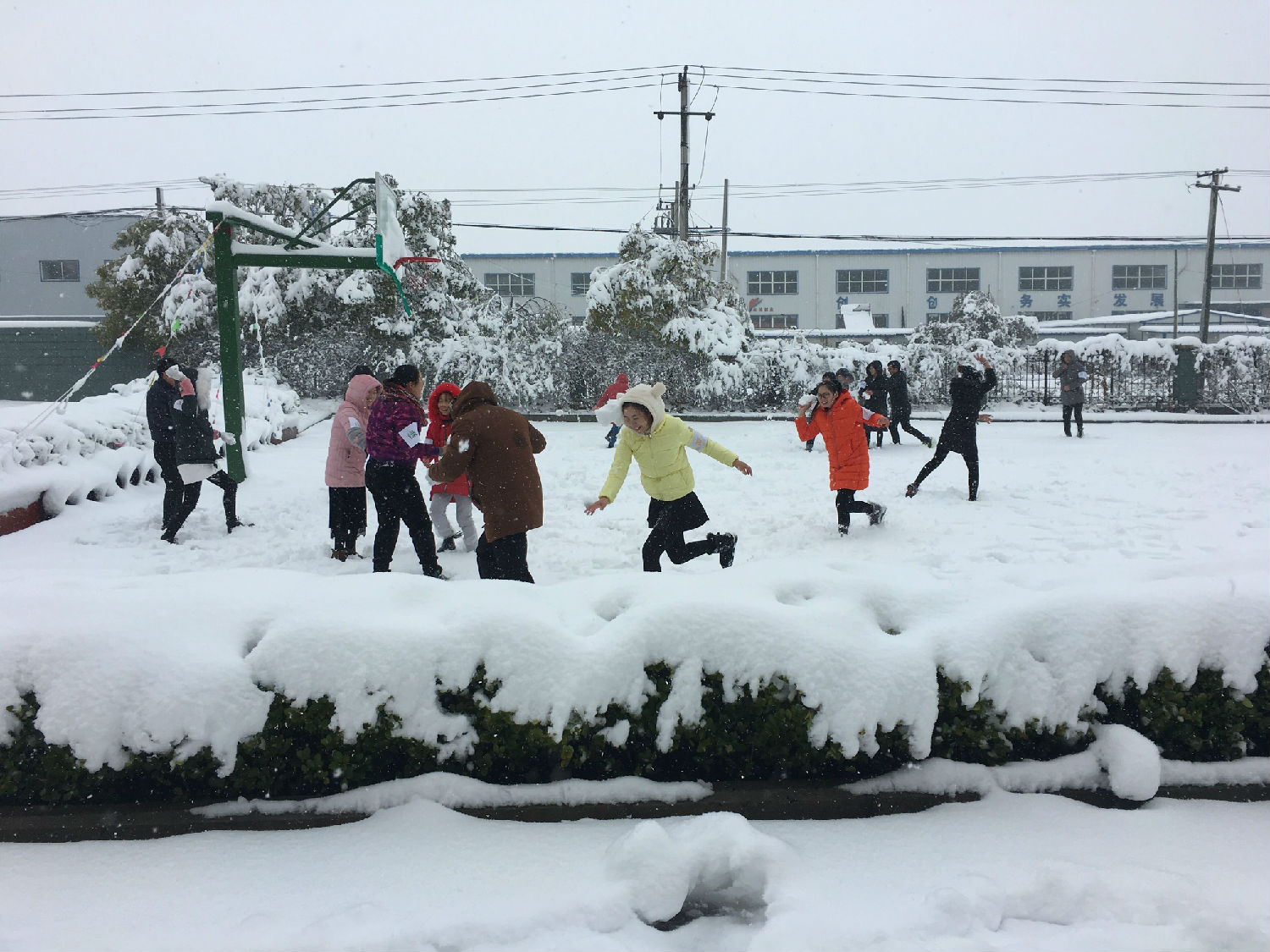 安徽得潤(rùn)電氣 高低壓 開(kāi)關(guān)柜 廠家 掃雪 電話：400-0551-777 qq：3176885416